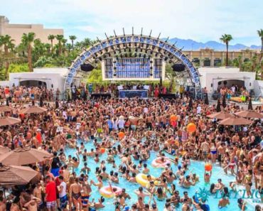 An aerial photo of Daylight Beach Club with a huge crowd.
