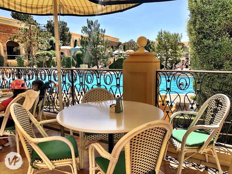 A table overlooking the Wynn pool at Terrace Pointe Café